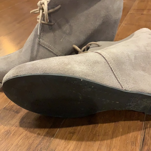 Tan suede booties from Dolce Vita size 9 1/2 - Picture 4 of 4